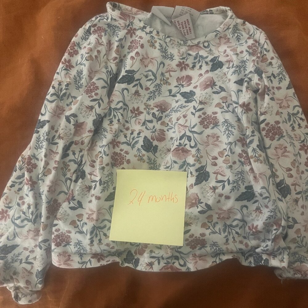 Girls top and bottoms set